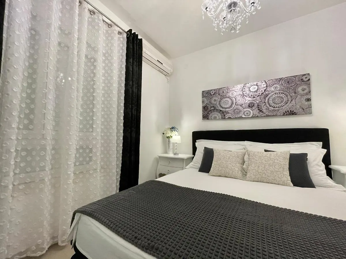 Central Square Guest House Zadar
