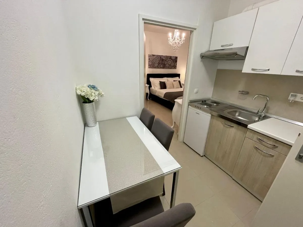 Central Square Guest House Zadar