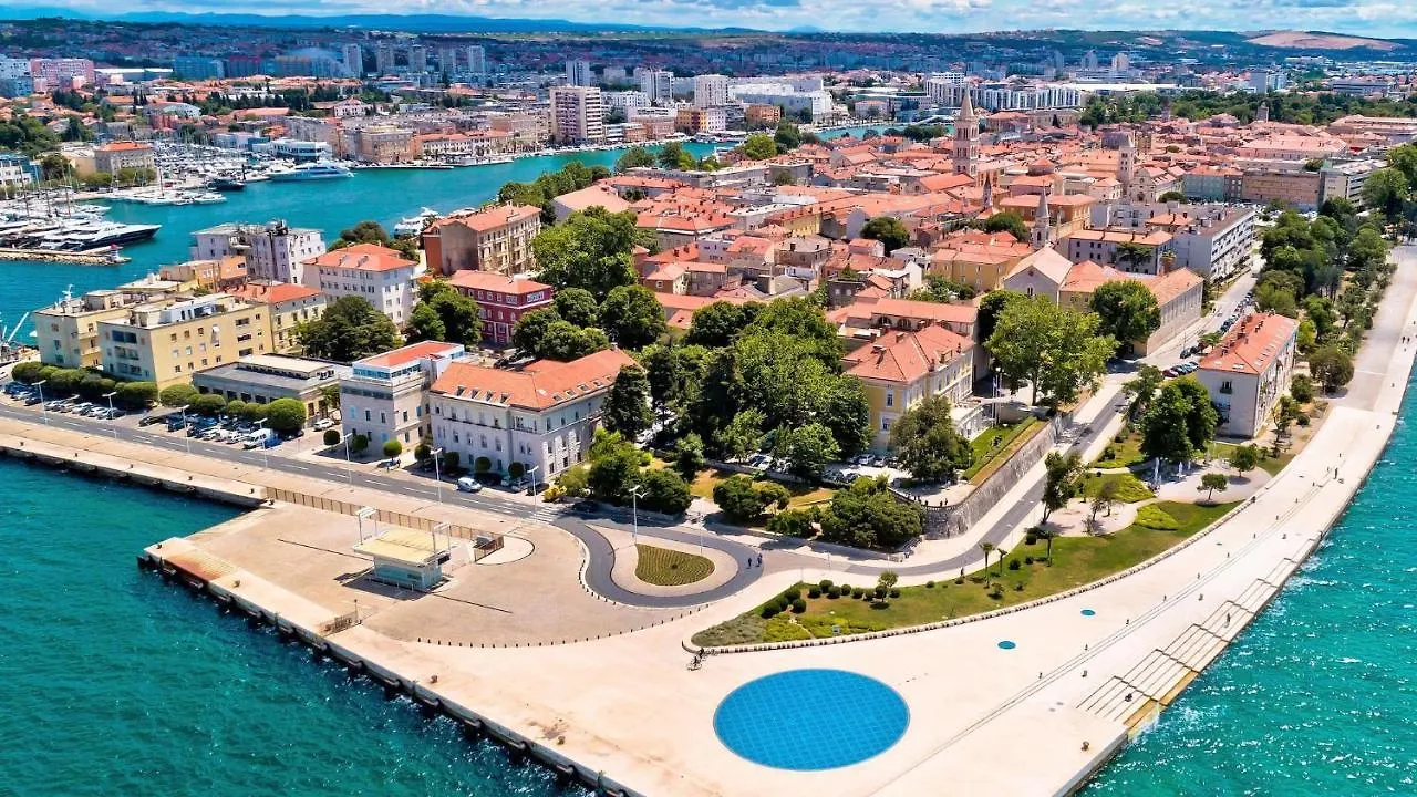 Central Square Guest House Zadar